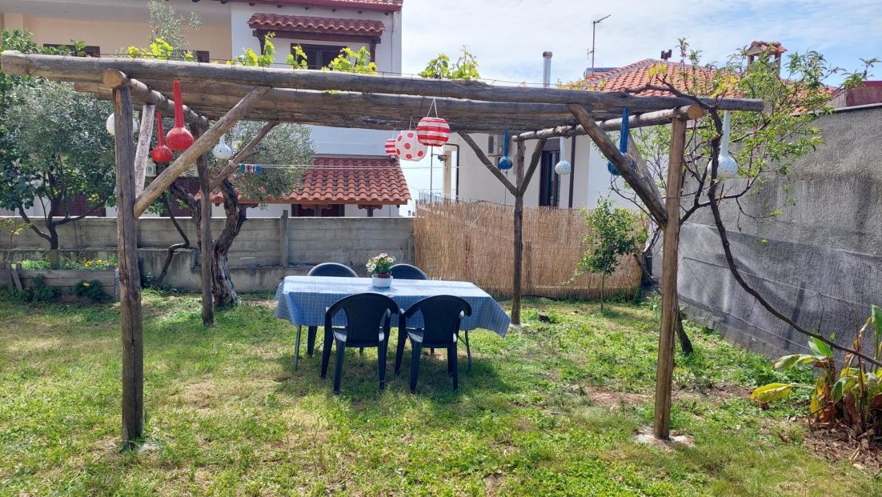 Dora'S House Comfortable Apartment With A Yard And View ピルガディキア エクステリア 写真