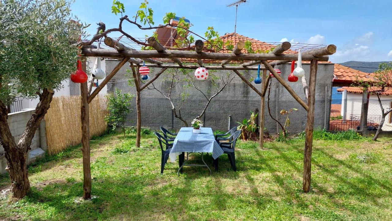 Dora'S House Comfortable Apartment With A Yard And View ピルガディキア エクステリア 写真