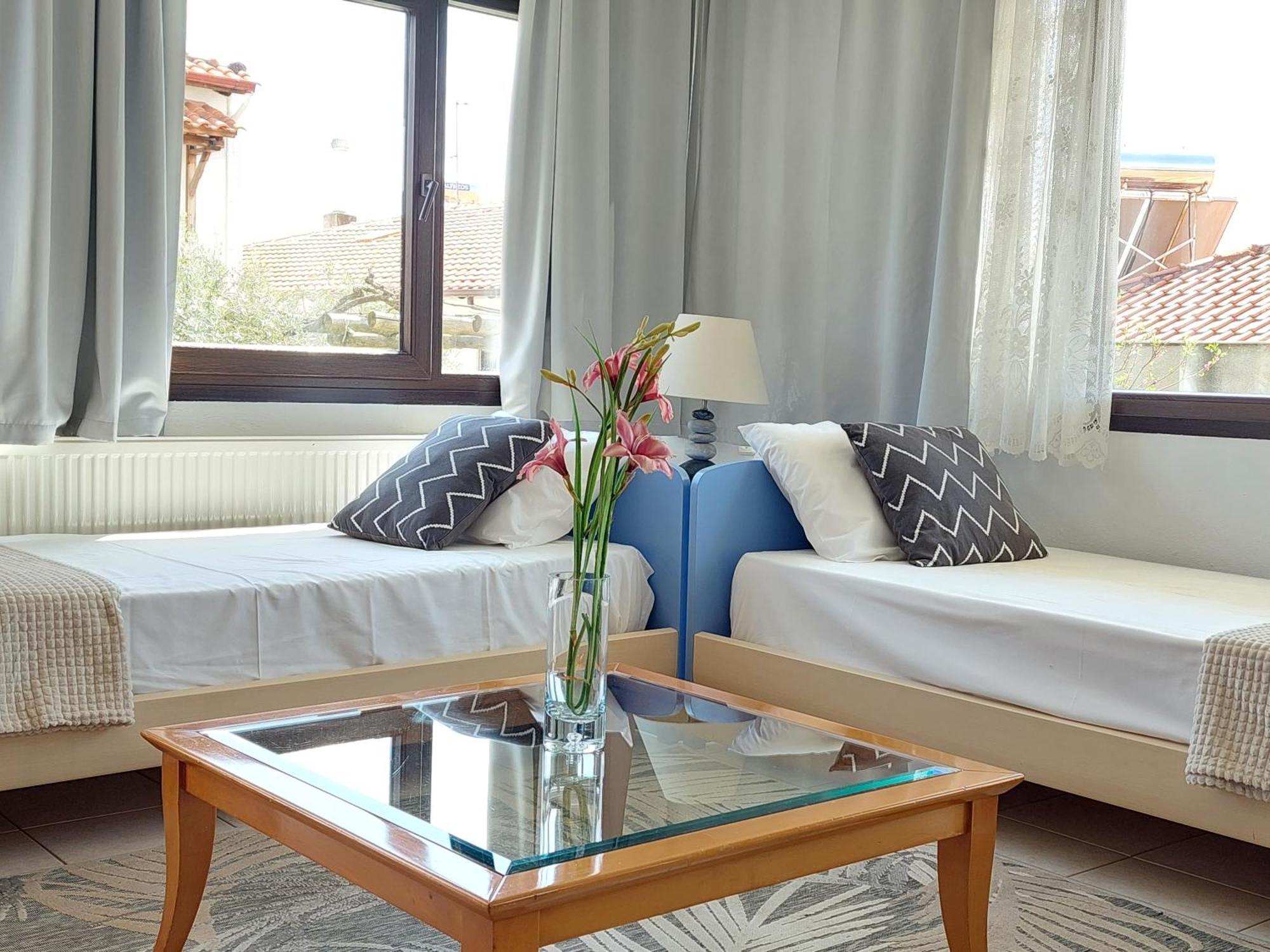 Dora'S House Comfortable Apartment With A Yard And View ピルガディキア エクステリア 写真