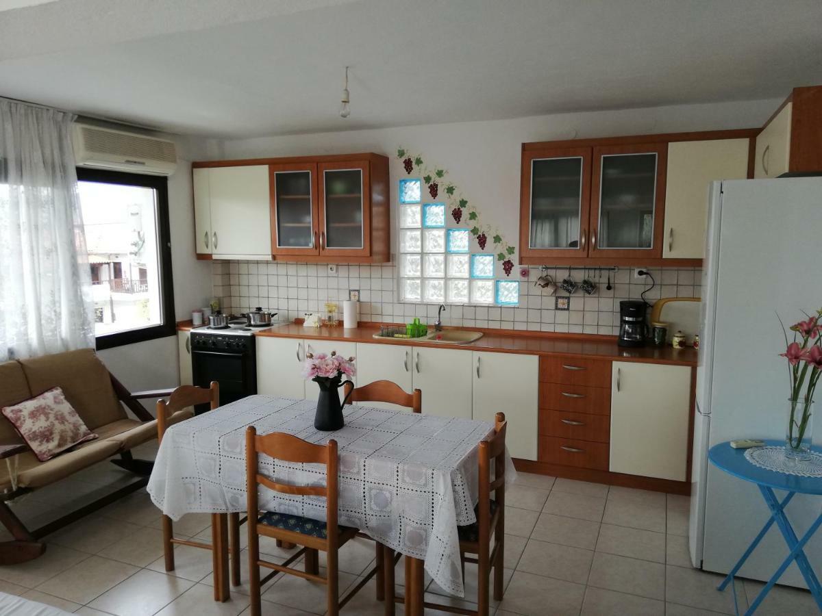 Dora'S House Comfortable Apartment With A Yard And View ピルガディキア エクステリア 写真